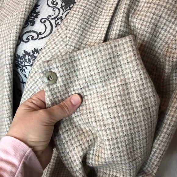 Vintage creamy tan houndstooth wool blend blazer - Picture 3 of 9